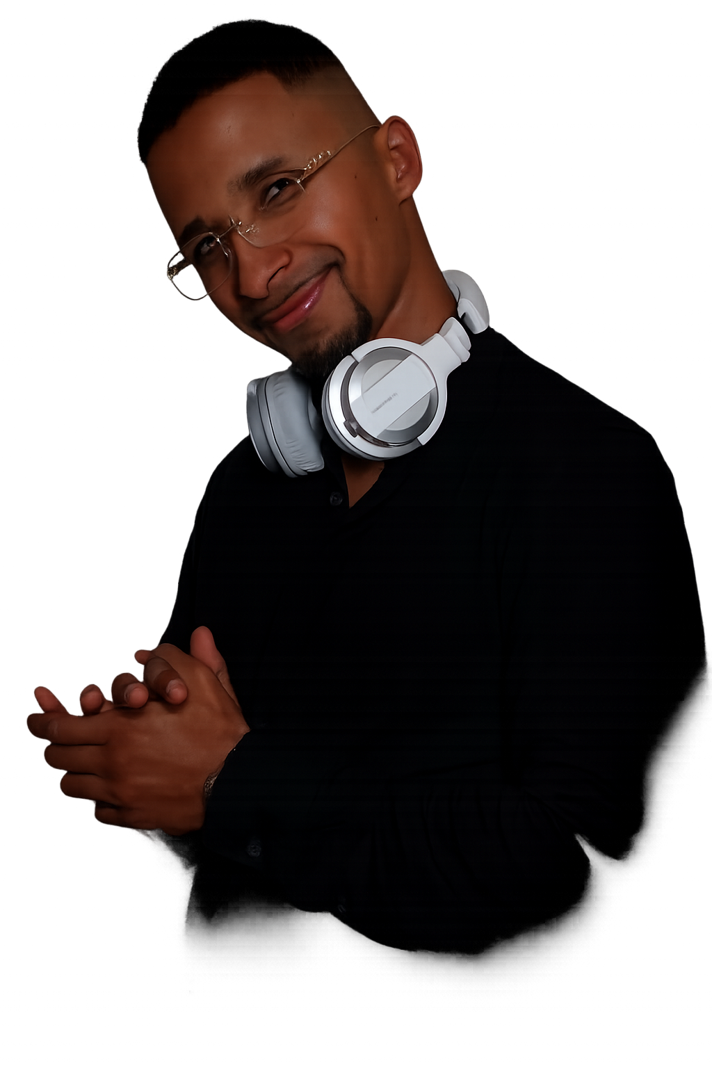 DJ Tony Saoco con auriculares
